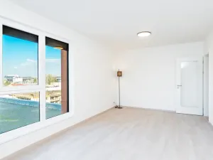 Pronájem bytu 1+kk, Praha - Vysočany, Poděbradská, 39 m2