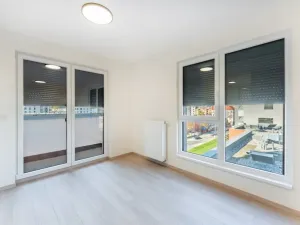Pronájem bytu 1+kk, Praha - Vysočany, Poděbradská, 39 m2