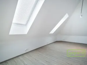 Pronájem bytu 2+kk, Praha - Vinohrady, Perucká, 79 m2