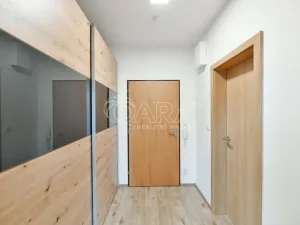 Pronájem bytu 1+kk, Praha - Čakovice, Tryskovická, 40 m2