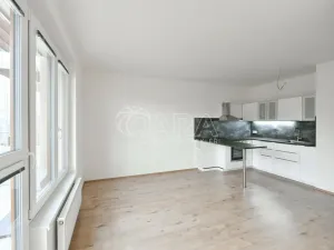 Pronájem bytu 1+kk, Praha - Čakovice, Tryskovická, 40 m2