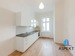 Pronájem bytu 2+1, Praha - Smíchov, Zborovská, 70 m2