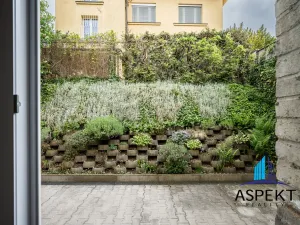 Pronájem bytu 1+1, Praha - Podolí, U podolského hřbitova, 30 m2