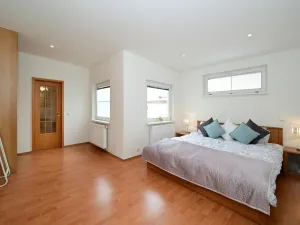 Pronájem bytu 2+1, Praha - Žižkov, Baranova, 85 m2