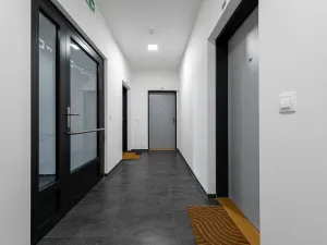 Pronájem bytu 2+kk, Praha - Hloubětín, Waltariho, 57 m2