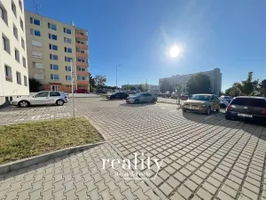 Pronájem garážového stání, Znojmo, MUDr. Jana Janského, 13 m2
