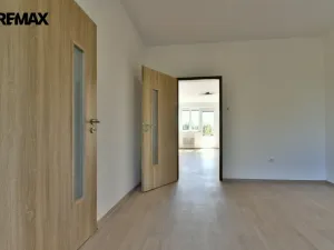 Pronájem bytu 3+1, Hradec Králové - Slezské Předměstí, třída SNP, 67 m2