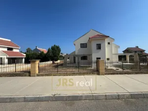 Prodej rodinného domu, Koma tou Gialou, Kypr, 205 m2