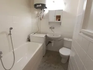 Pronájem bytu 2+kk, Praha - Bubeneč, Raisova, 41 m2