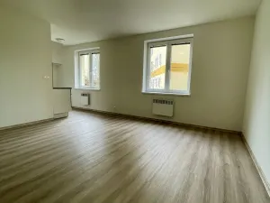 Pronájem bytu 2+kk, Opava, Jaselská, 49 m2