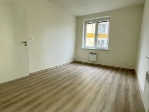 Pronájem bytu 2+kk, Opava, Jaselská, 49 m2