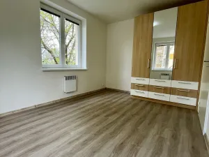 Pronájem bytu 2+kk, Opava, Jaselská, 49 m2