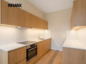 Prodej rodinného domu, Praha - Žižkov, V zeleni, 148 m2