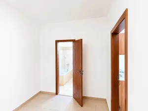 Pronájem bytu 1+kk, Praha - Újezd nad Lesy, Staroújezdská, 43 m2