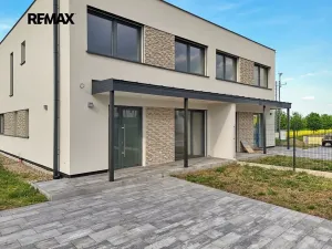 Pronájem rodinného domu, Červené Pečky, Hrabáňova, 213 m2