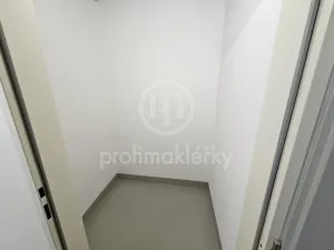 Pronájem bytu 1+kk, Brno, Sokolova, 37 m2
