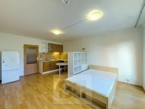Pronájem bytu 1+kk, Praha - Horní Měcholupy, Ravennská, 30 m2