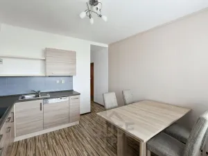 Prodej bytu 3+1, Praha - Černý Most, Kpt. Stránského, 77 m2