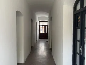 Pronájem obchodního prostoru, Pardubice - Bílé Předměstí, Štrossova, 72 m2