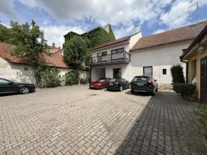 Pronájem obchodního prostoru, Pardubice - Bílé Předměstí, Štrossova, 72 m2