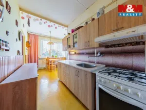 Prodej bytu 2+1, Karlovy Vary - Stará Role, Karlovarská, 61 m2