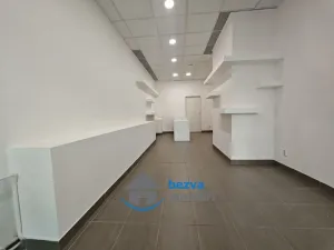 Pronájem obchodního prostoru, Pardubice, Smilova, 63 m2