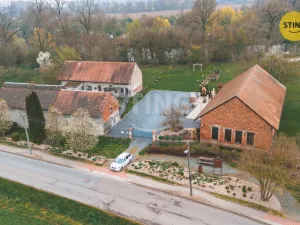Prodej rodinného domu, Kunětice, 500 m2