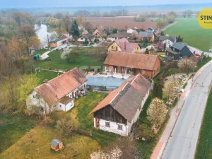 Prodej rodinného domu, Kunětice, 500 m2