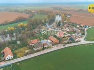 Prodej rodinného domu, Kunětice, 500 m2