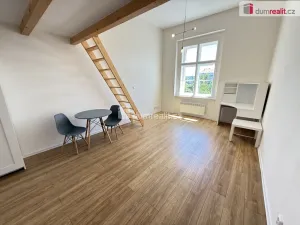 Pronájem bytu 1+kk, Praha - Smíchov, Na Valentince, 50 m2