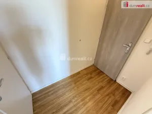 Pronájem bytu 1+kk, Praha - Smíchov, Na Valentince, 50 m2