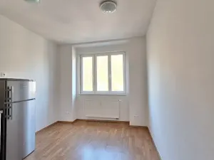 Pronájem bytu 1+1, Praha - Smíchov, Podbělohorská, 45 m2