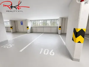 Pronájem garážového stání, Praha - Dolní Měcholupy, Honzíkova, 13 m2