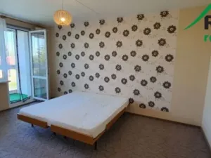 Pronájem bytu 2+1, Mariánské Lázně - Úšovice, Školní náměstí, 61 m2