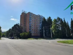 Pronájem bytu 2+1, Mariánské Lázně - Úšovice, Školní náměstí, 61 m2