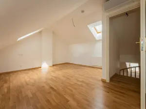 Pronájem atypického bytu, Praha - Staré Město, Kozí, 62 m2