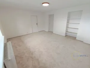 Pronájem bytu 2+1, Praha - Kobylisy, Vršní, 56 m2