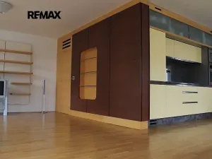 Pronájem bytu 2+kk, Vestec, Ve Stromkách, 106 m2