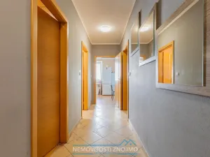 Prodej bytu 3+kk, Znojmo, Jarošova, 71 m2