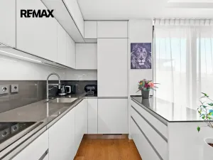 Pronájem bytu 3+kk, Praha - Hrdlořezy, Učňovská, 71 m2