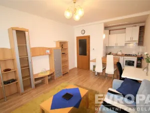 Pronájem bytu 2+kk, Praha - Žižkov, Jeseniova, 48 m2