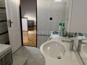 Pronájem bytu 2+kk, České Budějovice - České Budějovice 2, Husova tř., 61 m2