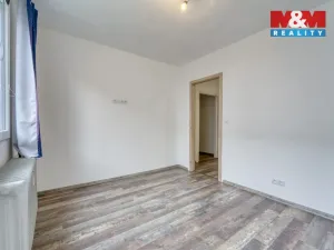 Prodej bytu 4+1, Lesná, 64 m2