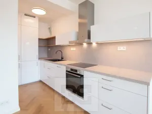 Pronájem bytu 3+kk, Praha - Libeň, Sokolovská, 70 m2