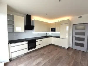 Prodej bytu 3+kk, Praha - Strašnice, Strančická, 138 m2