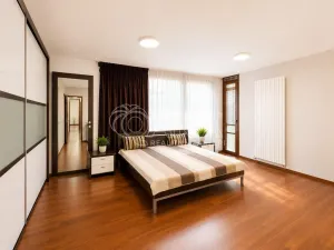 Prodej bytu 4+1, Praha - Bubeneč, Pod kaštany, 164 m2