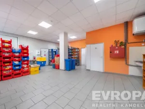 Pronájem skladu, Plzeň - Božkov, Božkovské náměstí, 985 m2