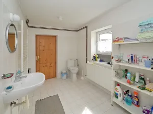 Prodej rodinného domu, Deštná, 291 m2