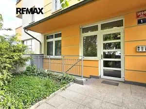 Pronájem bytu 2+kk, Praha - Řepy, Karlovarská, 59 m2