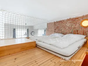 Pronájem bytu 1+kk, Praha - Malá Strana, Petřínská, 37 m2